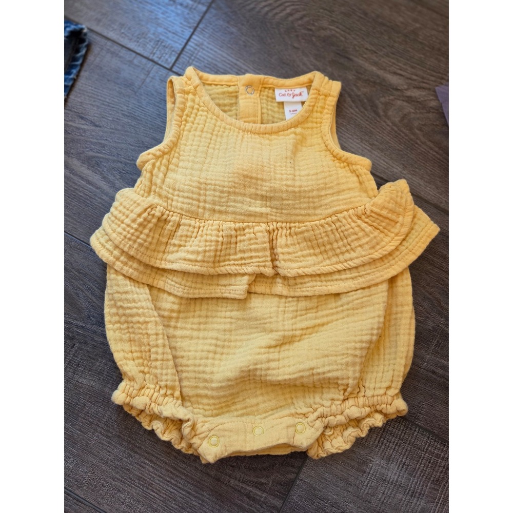Cat and jack baby girl romper 3-6 mos